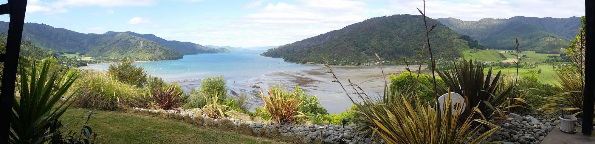 Okiwa Bay Lodge Пиктон Экстерьер фото